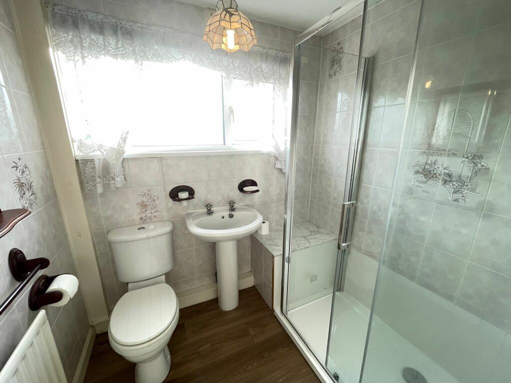 SHOWER ROOM