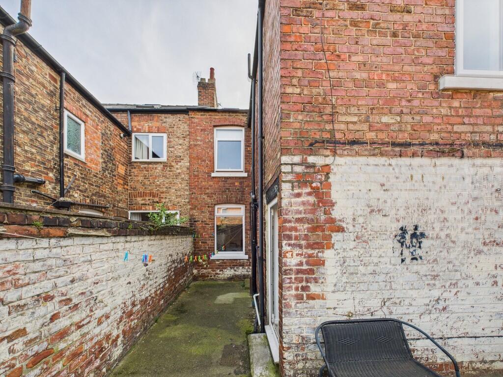 CAM01835G0-PR0185...