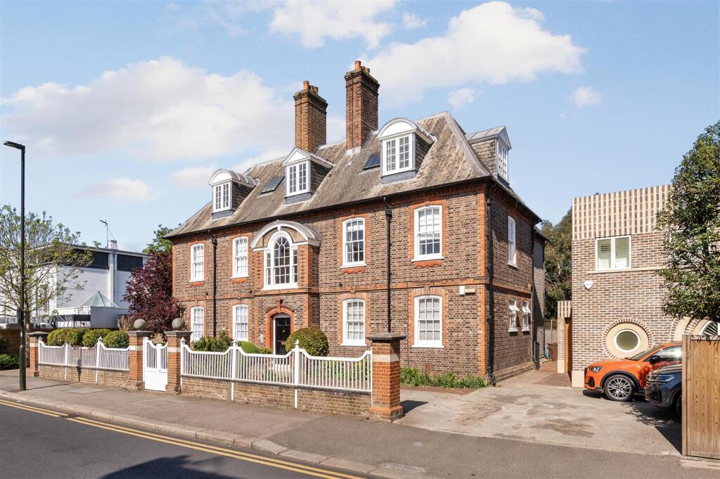 54 RIDGEWAY,14.jpg
