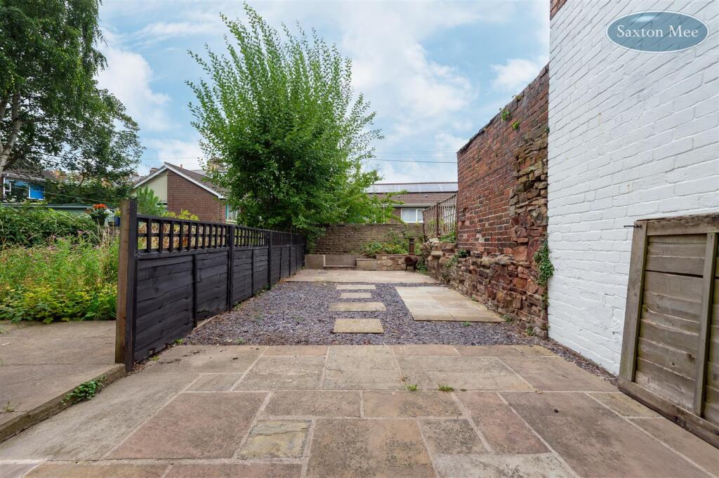 24 Armthorpe Road - garden 2018.jpg