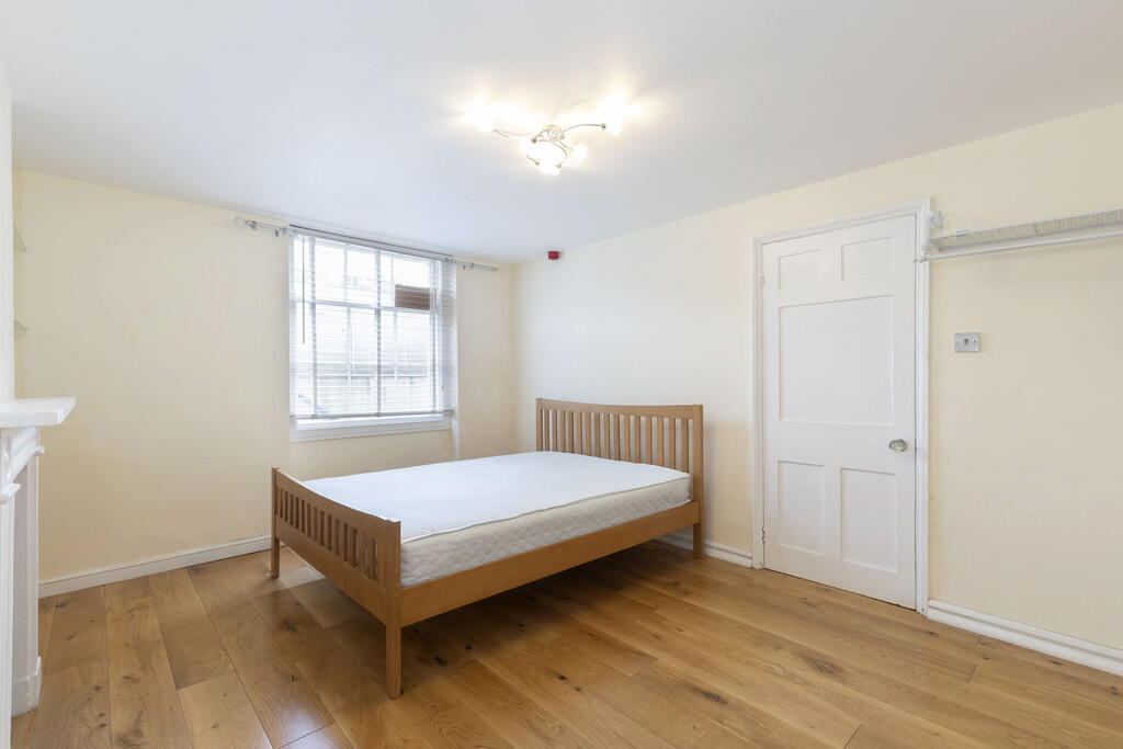 Flat 1, 1 Clarenc...