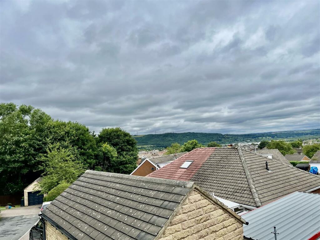 Bramleys Estate Agents - Maple Fold - Elland (2).j