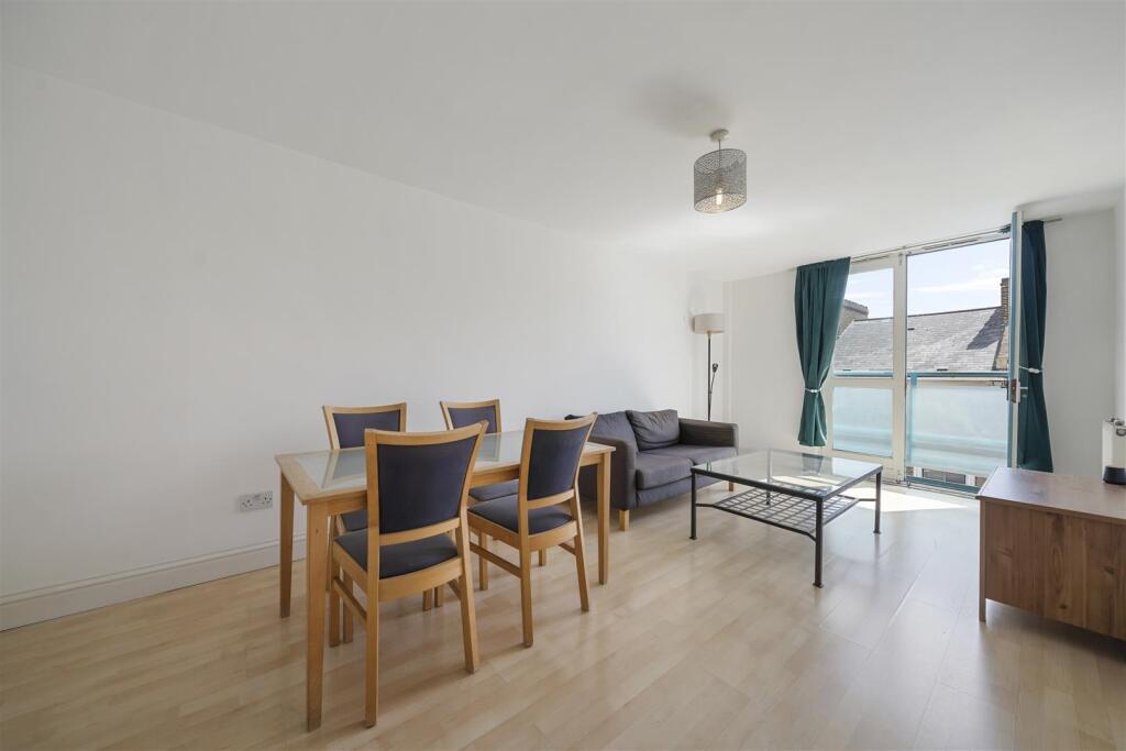 Point Zero, Flat 17, 2A Queenstown Road SW8 3RX-No