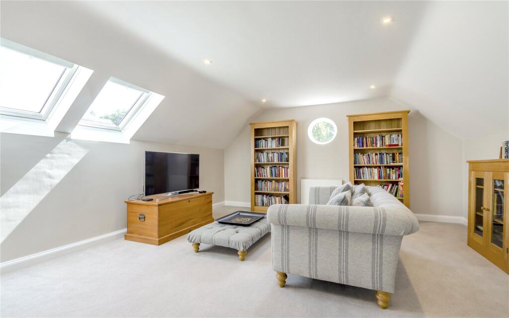Bedroom/Family Room