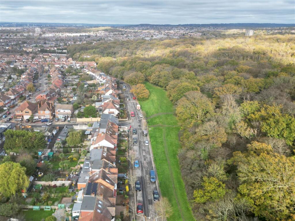 Beacontree Avenue, E17