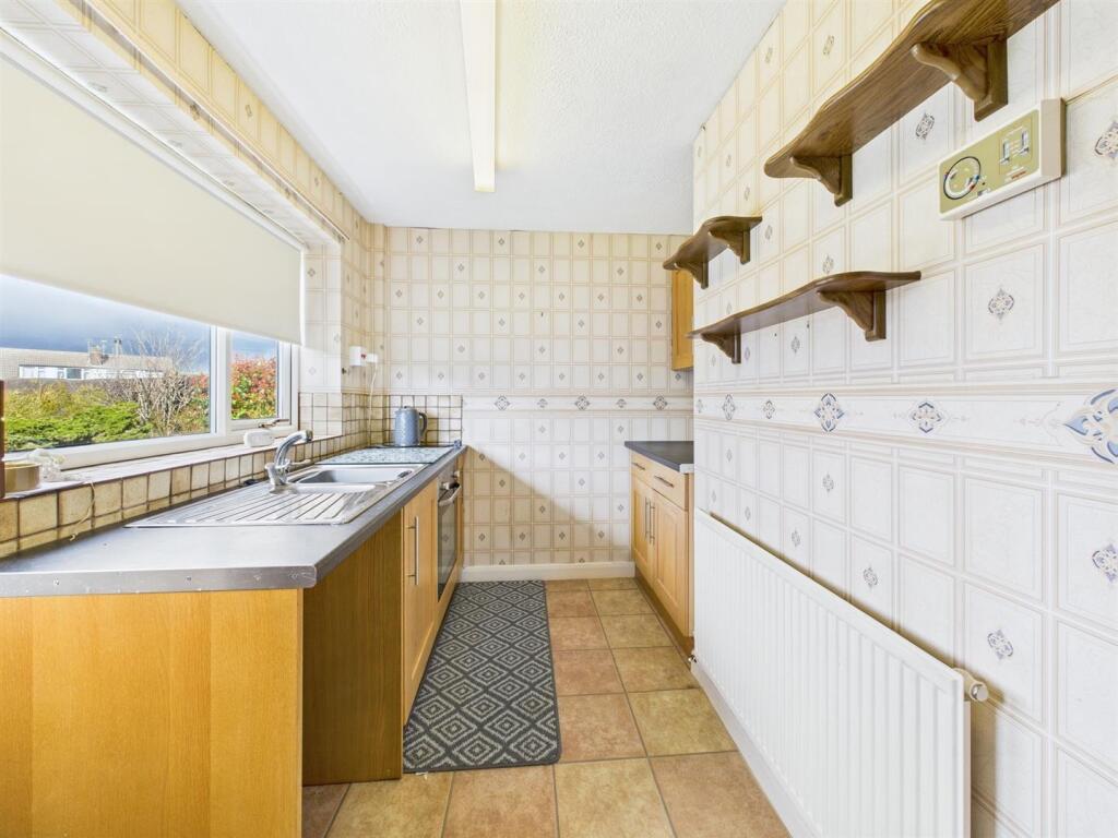 Kitchen: