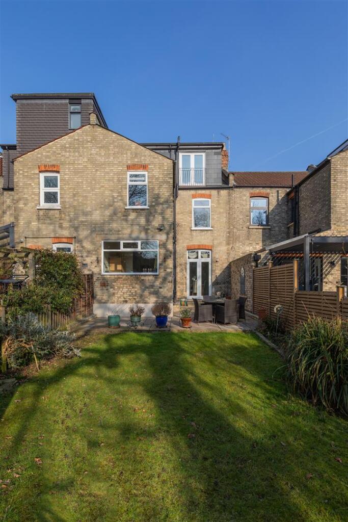 Vincent Road E4
