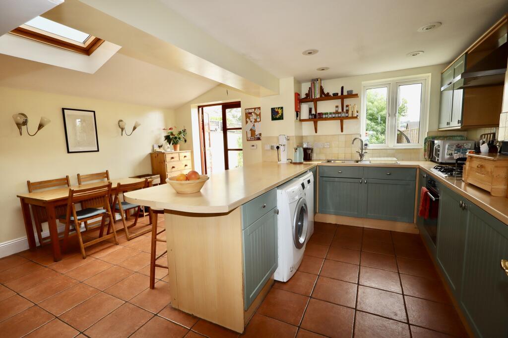 Kitchen breakfast room