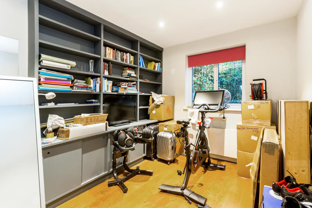 1, 49-50 Ainger Road