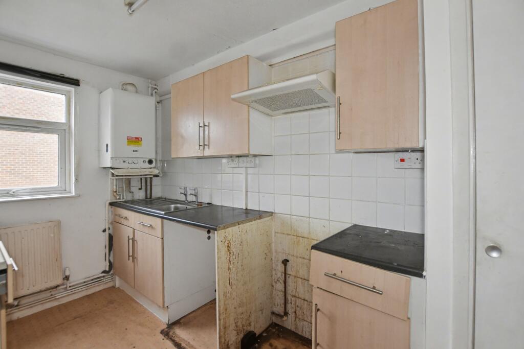 54 Fieldfare Road, Thamesmead, London, SE28 8HR