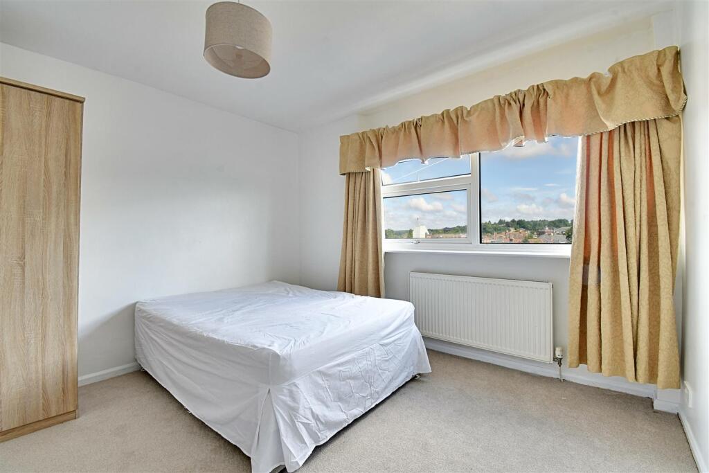 Bedroom 2_1.jpg