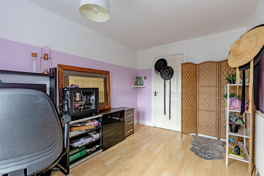 Bedroom 2-2.jpg