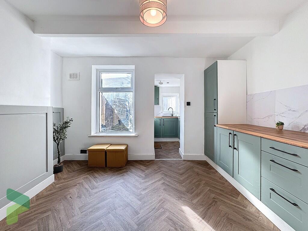 Sitting room/dini...