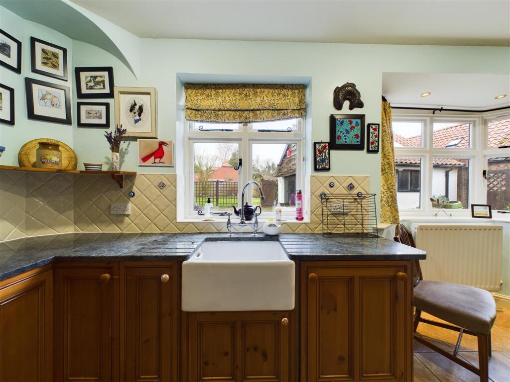 BREAKFAST KITCHEN