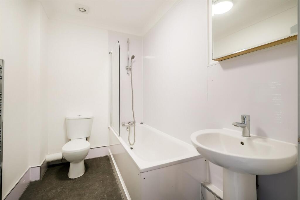 78-80 Spruce Hills Flat 4-1_web.jpg