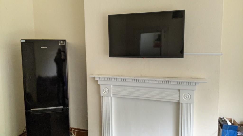 43" 4K smart TV 2021
