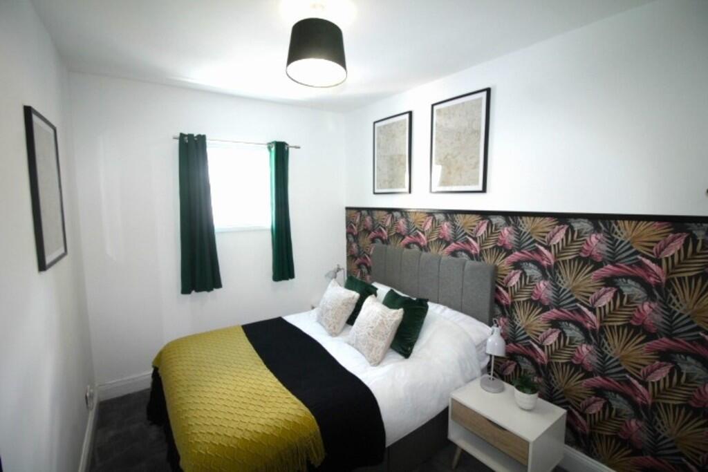 main bed pic 1