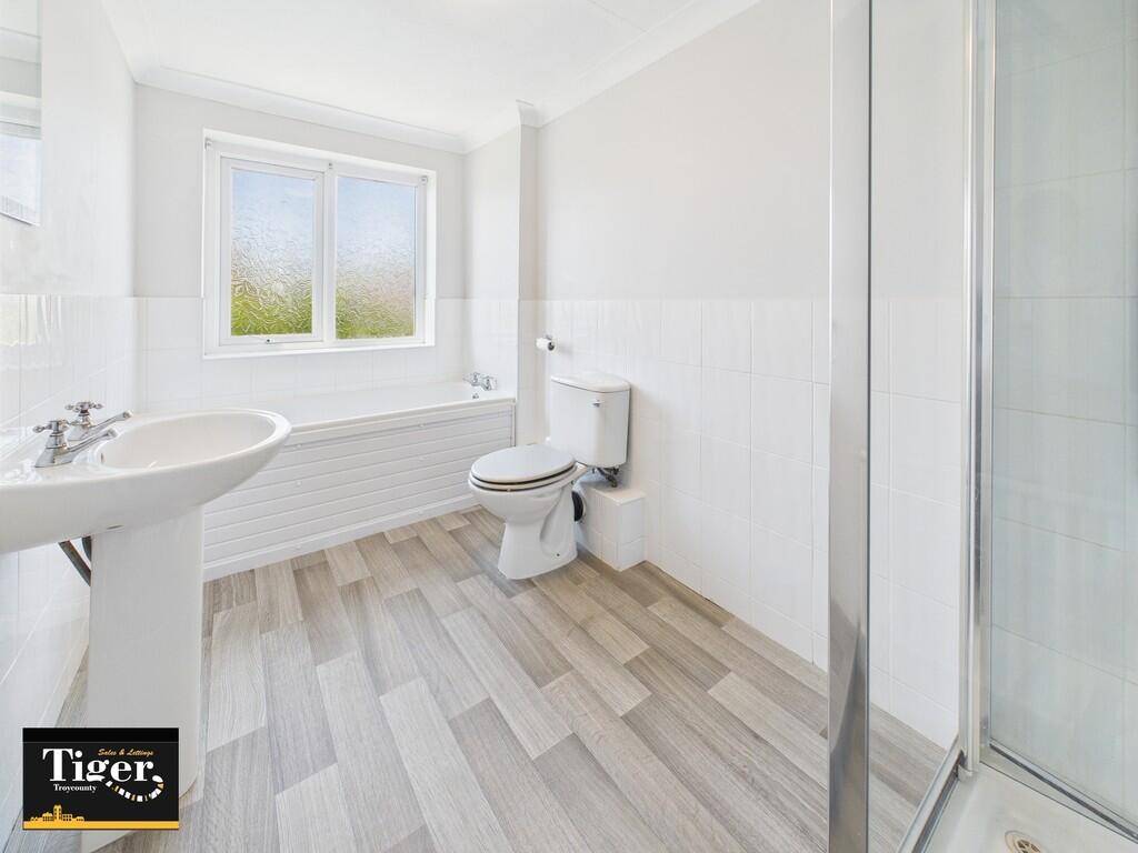 CAM02176G0-PR0643...