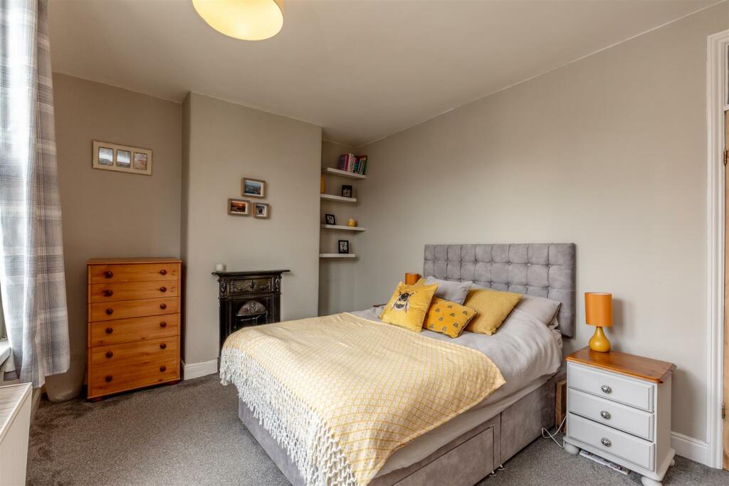 Ellicot Road, Bishopston Bed 1b.jpg