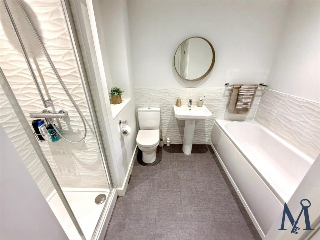 Jack And Jill Bathroom Suite