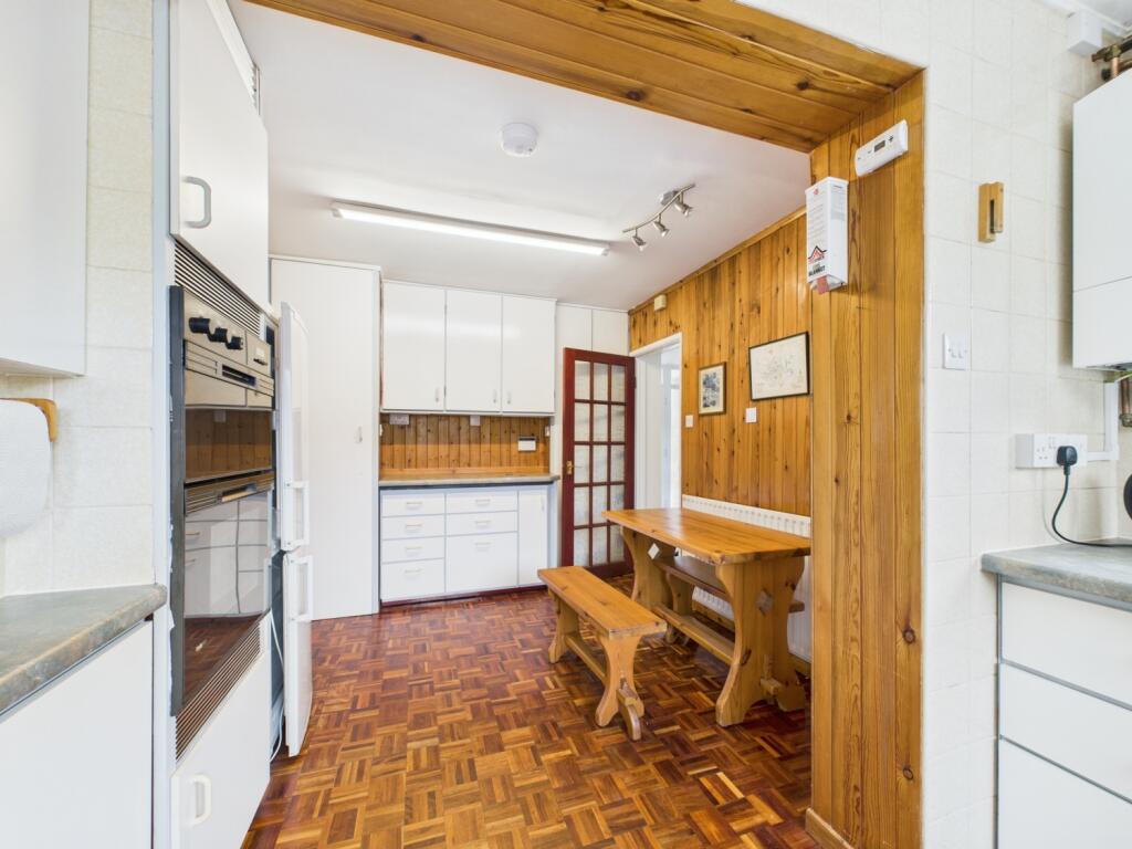 CAM01740G0-PR0442-STILL010