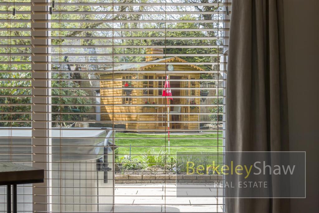 2 Mayfield Court Victoria Road Formby L377JL 021.j