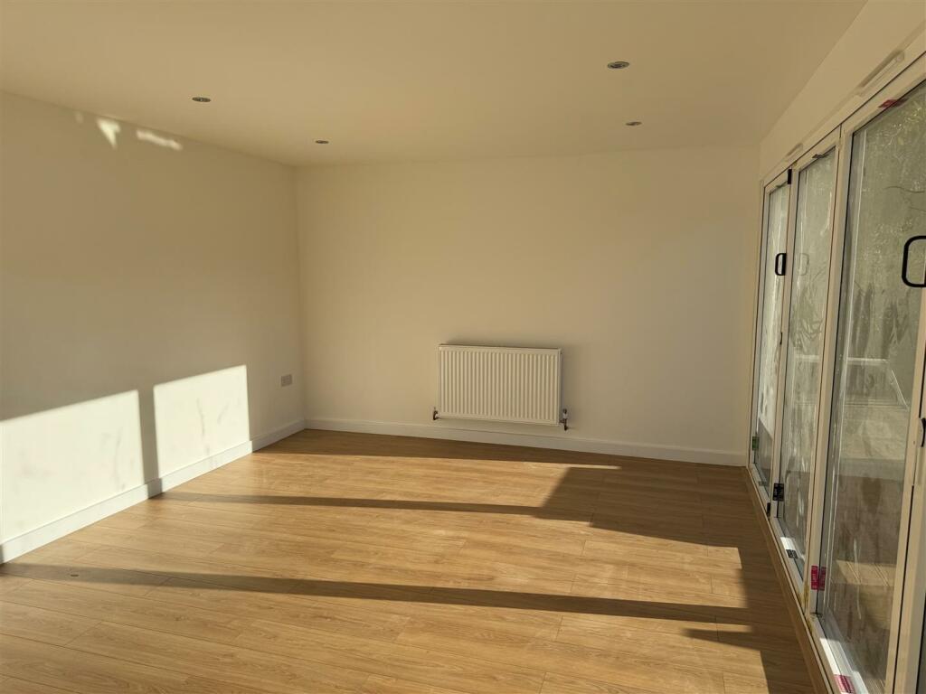 Bedroom..,.jpg