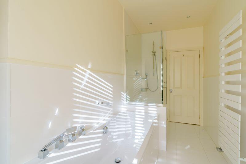 En-suite bathroom