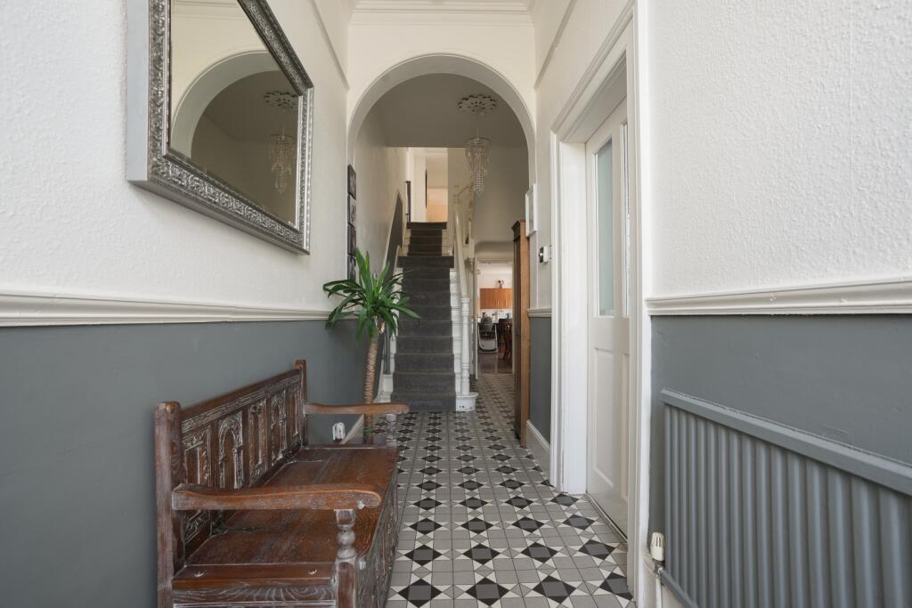 EweMove Estate Agents Scunthorpe - Entrance Hall