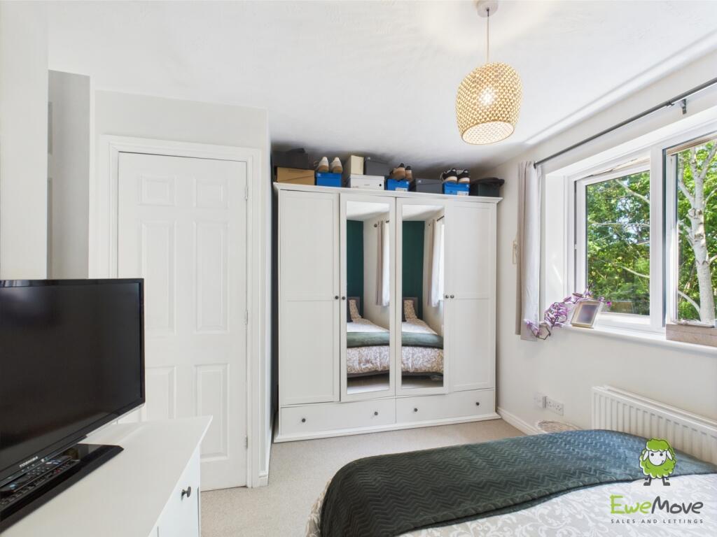 EweMove Estate Agents Basingstoke - Lime Gardens 
