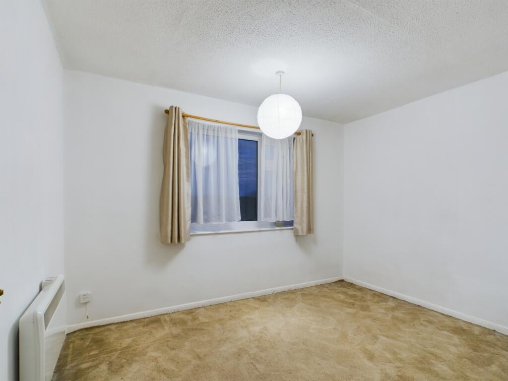 CAM01740G0-PR0303-STILL008