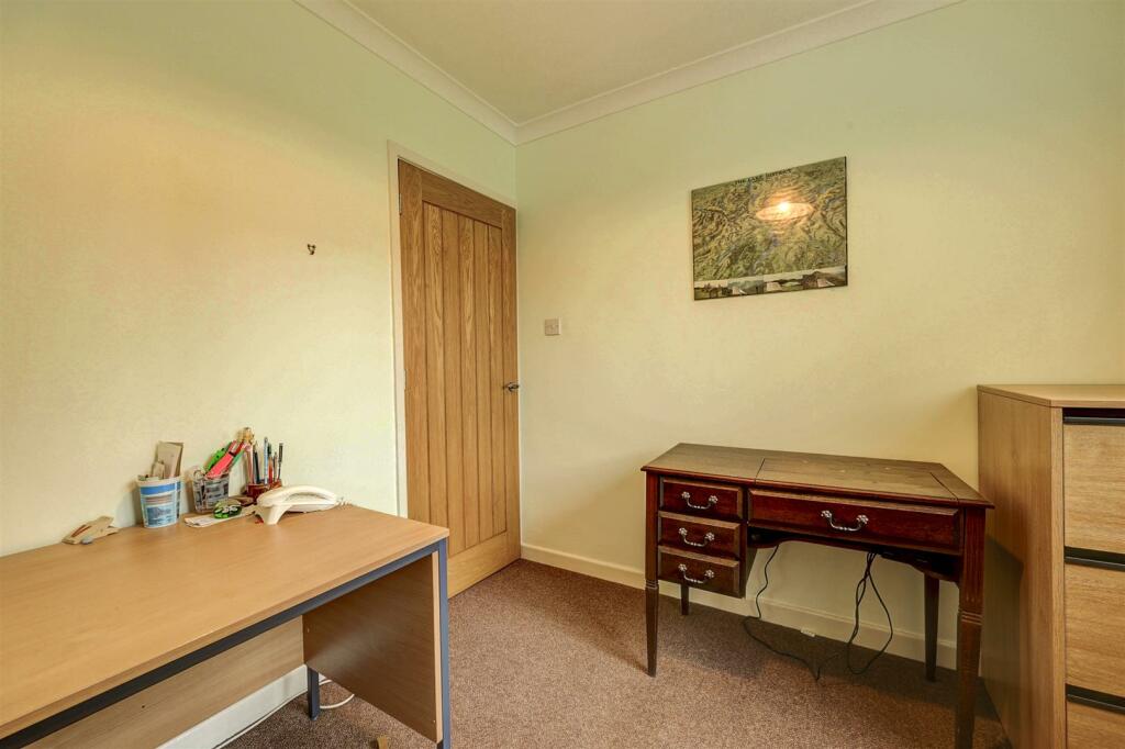 Bedroom 3/Study