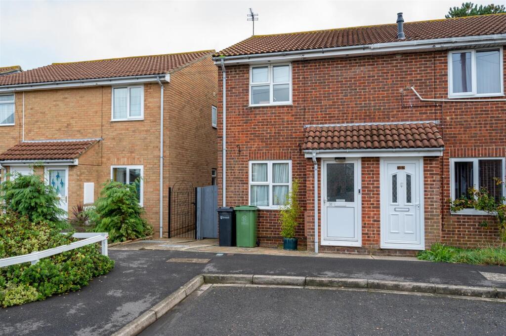 31 Cockleshell Gardens222.jpg