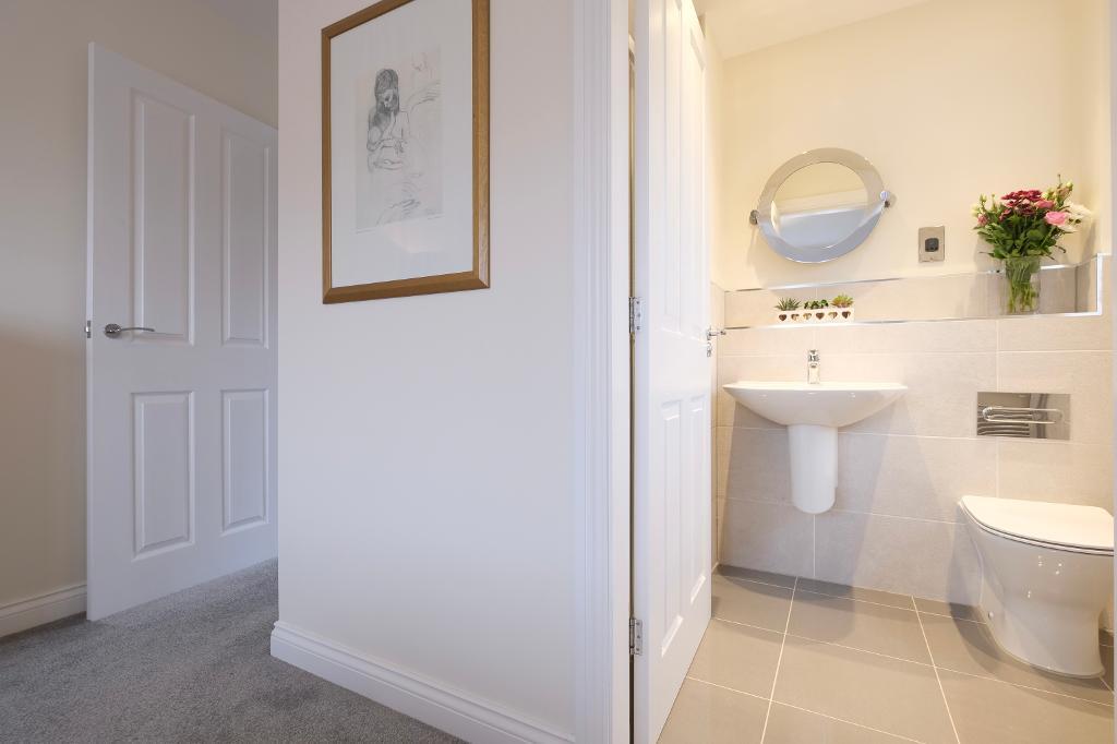 En suite shower room (Bedroom 2)