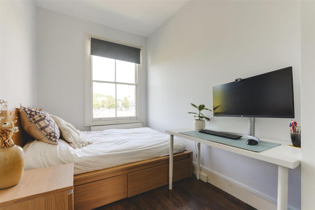 Downs Park Road-10.jpg