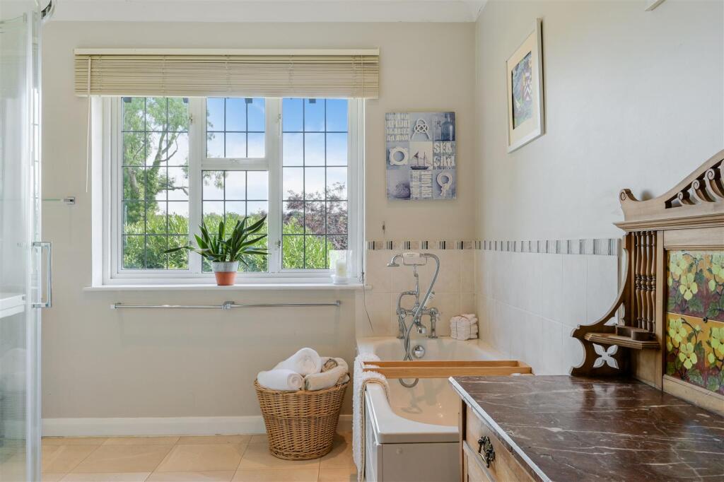 WILMERHATCH LANE (14).jpg