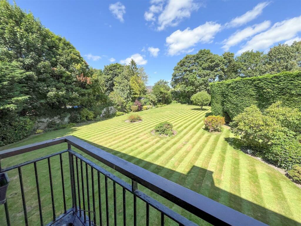 rear balcony.jpg
