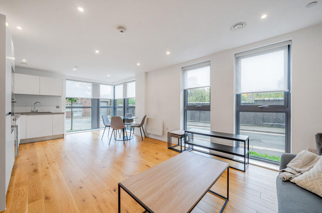 1366050-7-68ef6b0...