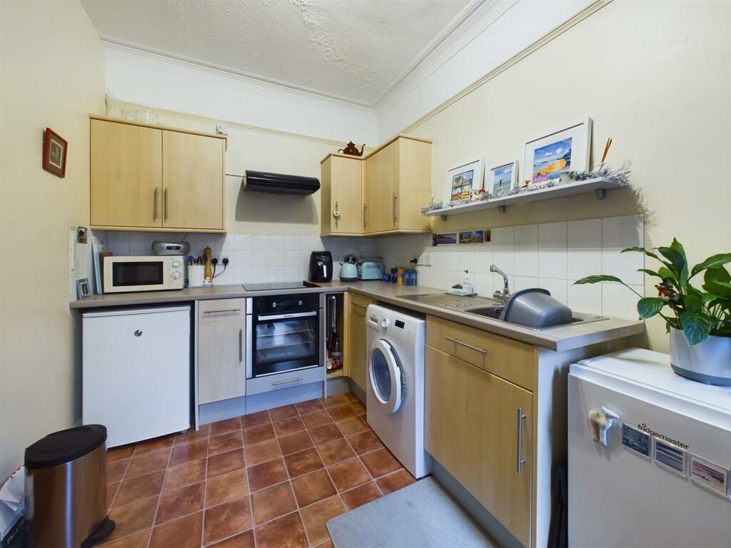 Flat 1 Kitchen