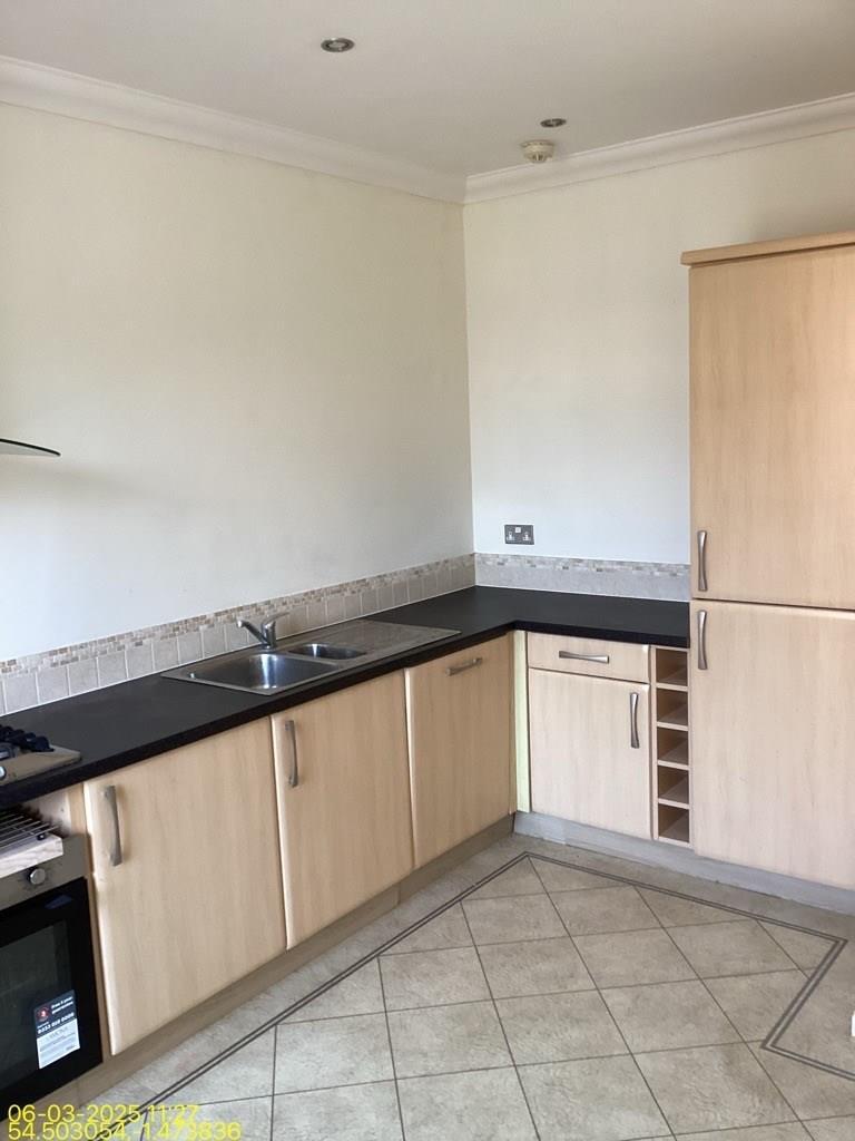 DL2 1UB_Page_07_Image_0001.jpg