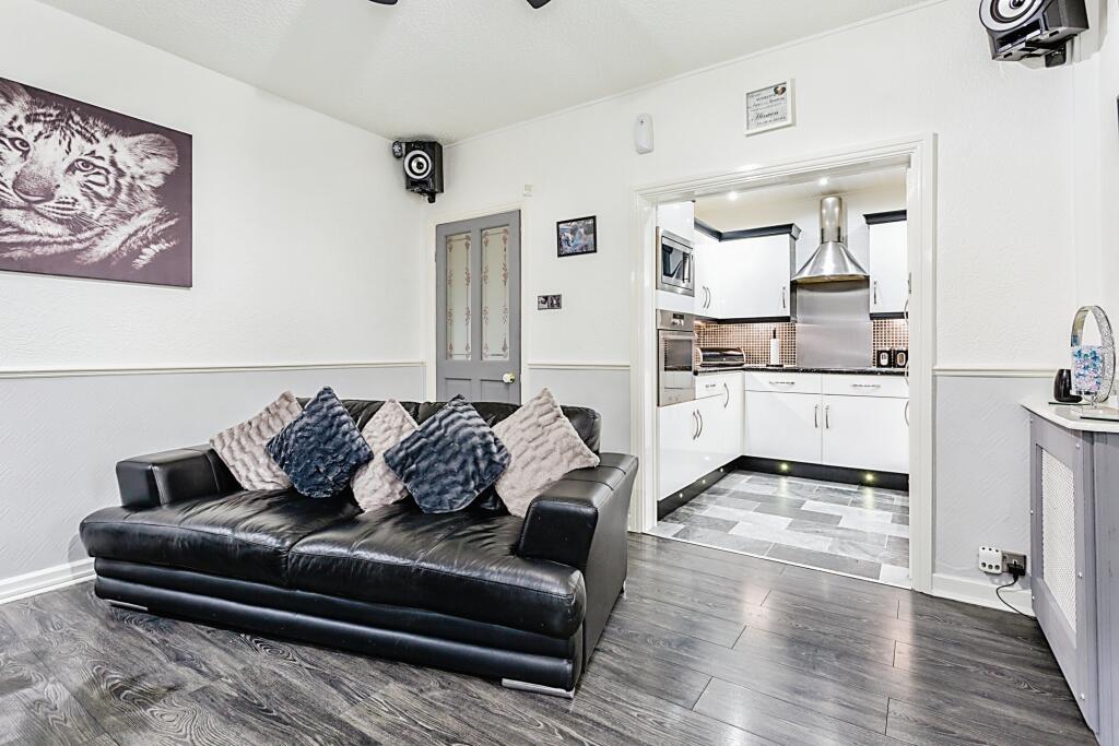 Lounge / Kitchen