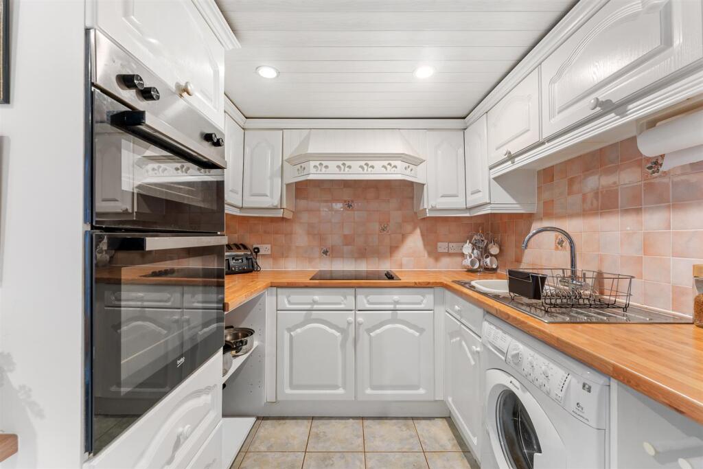 Margaret Road - Kitchen (4)