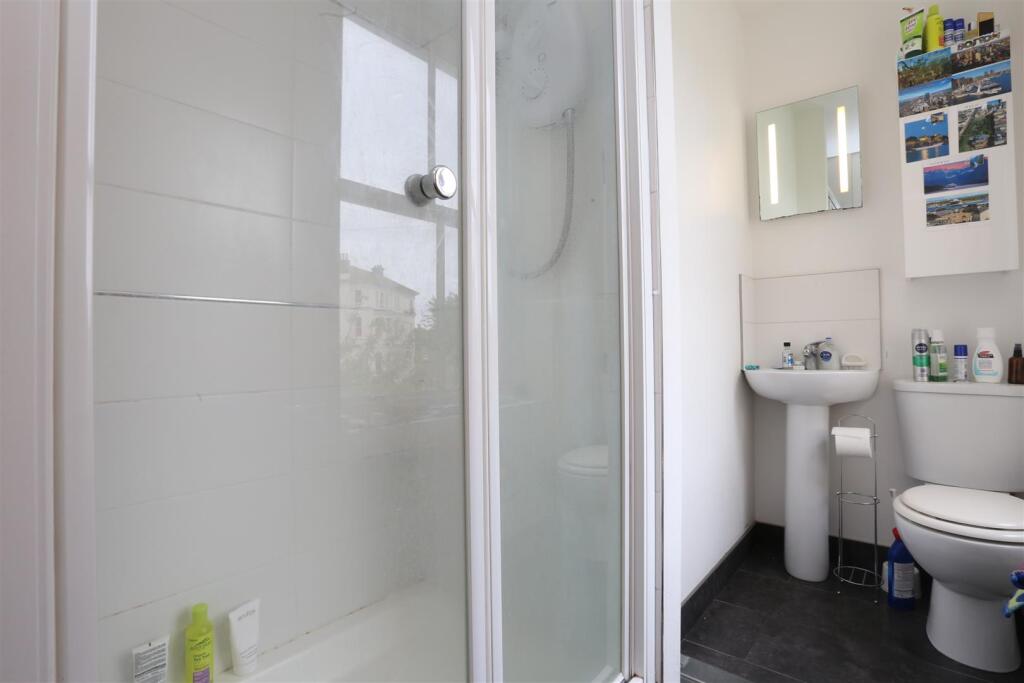 5, 99 Buckingham Road shower rm.JPG