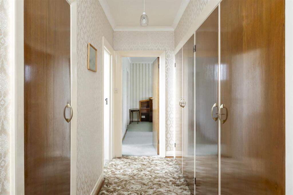 Beccles Road, 4-012.jpg