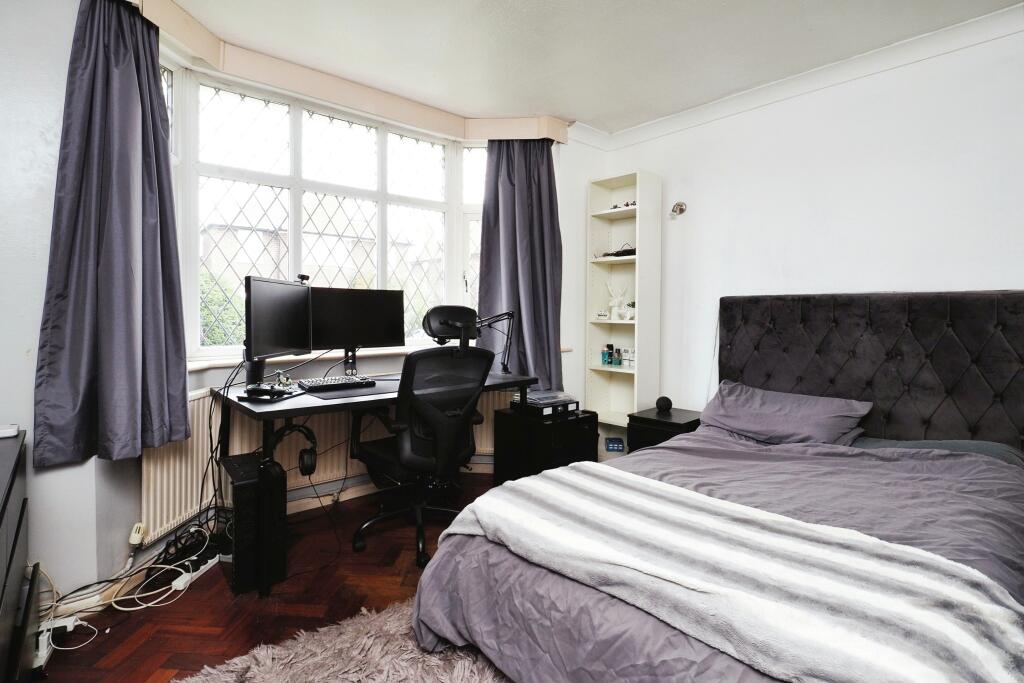 Bedroom Five/Lounge