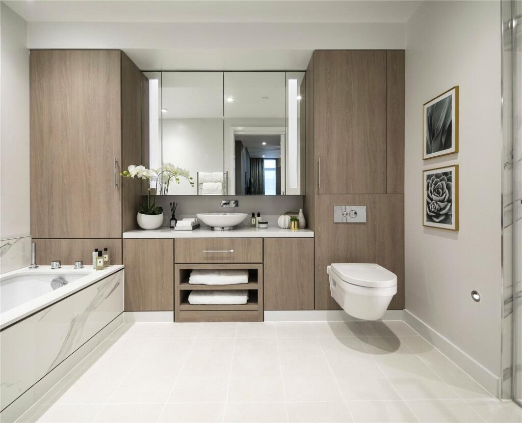 Show Flat Bathroom