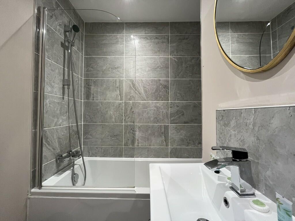 20 Sandringham Ho...