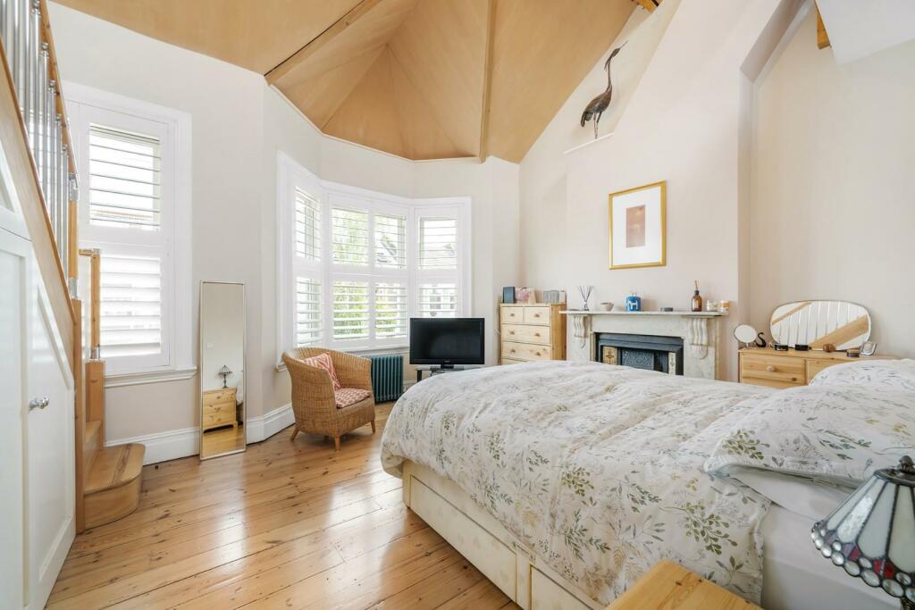 Bedroom (5).jpg