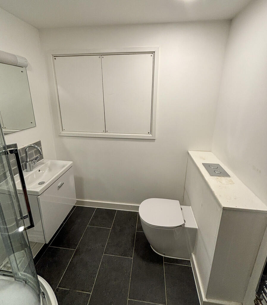 Shower Room (2)-2