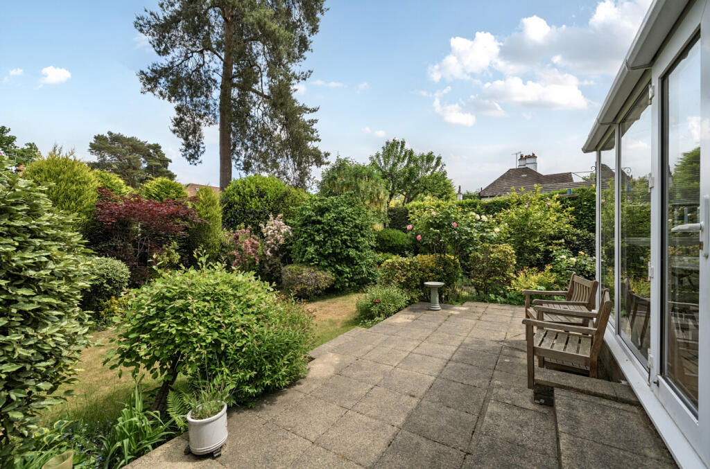 1295449-4-682b3fe...